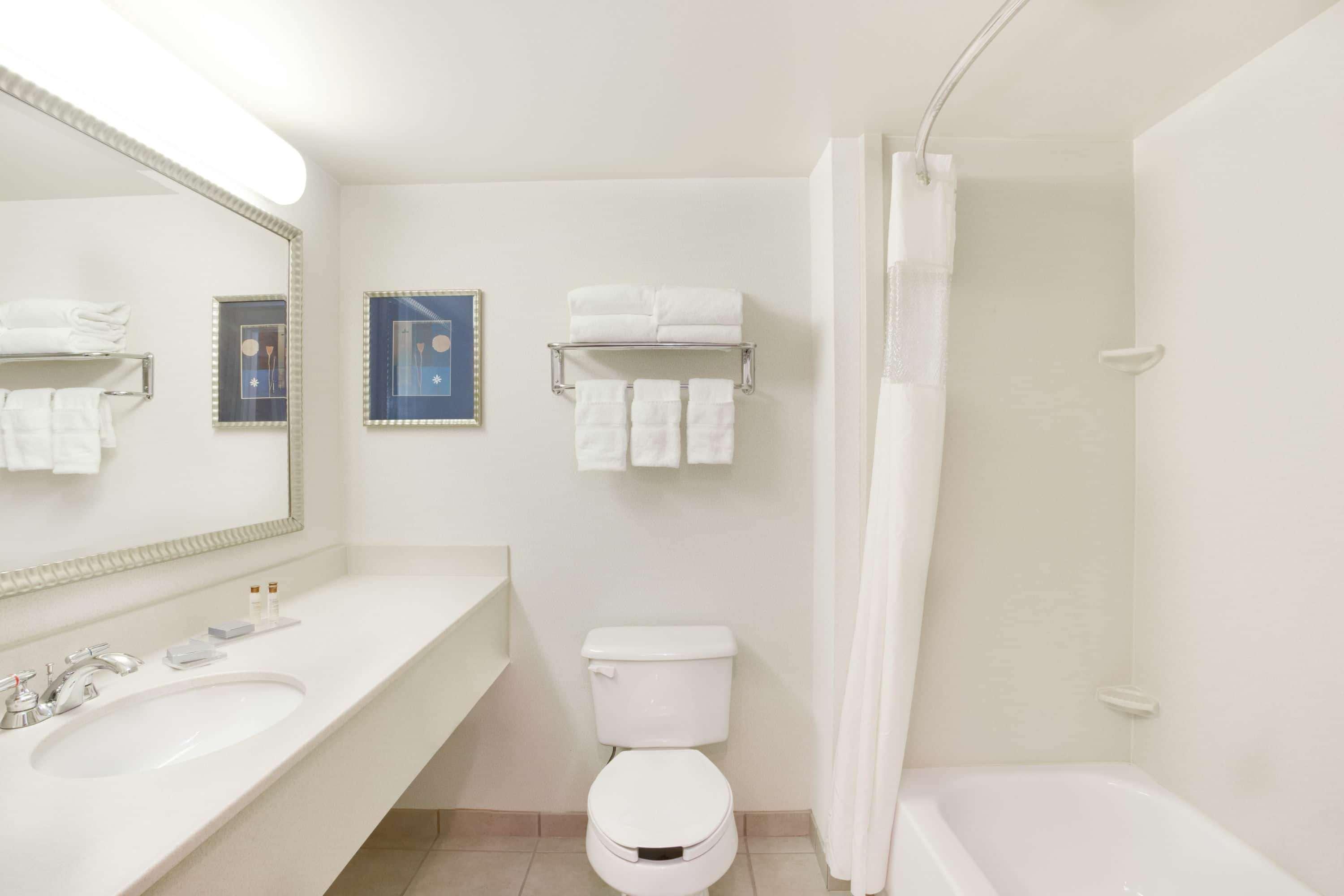 Hotel Wingate By Wyndham Bridgeport Clarksburg Esterno foto
